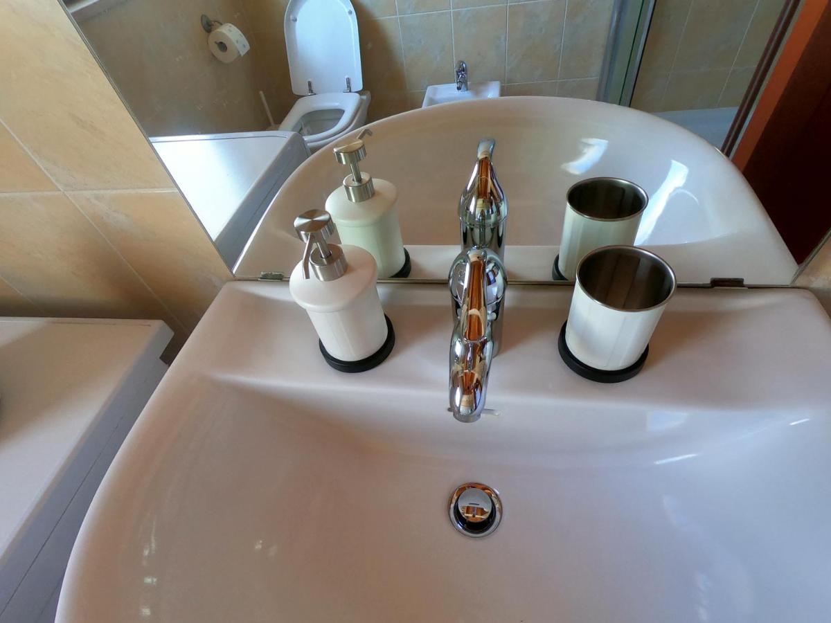 Apartament Attico Petfriendly Con Terrazzo, Via Del Borgo Montesilvano Marina Zewnętrze zdjęcie