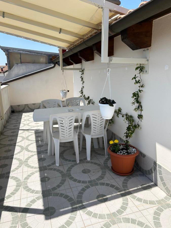 Apartament Attico Petfriendly Con Terrazzo, Via Del Borgo Montesilvano Marina Zewnętrze zdjęcie